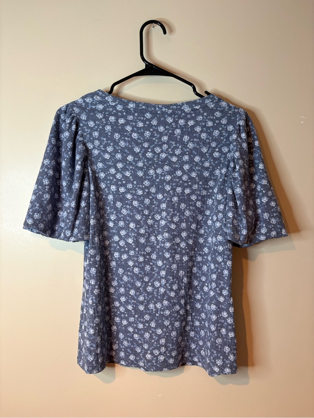 Lauren Conrad Cornflower Blue Floral Puff Sleeve Top NWOT - Picture 5 of 6